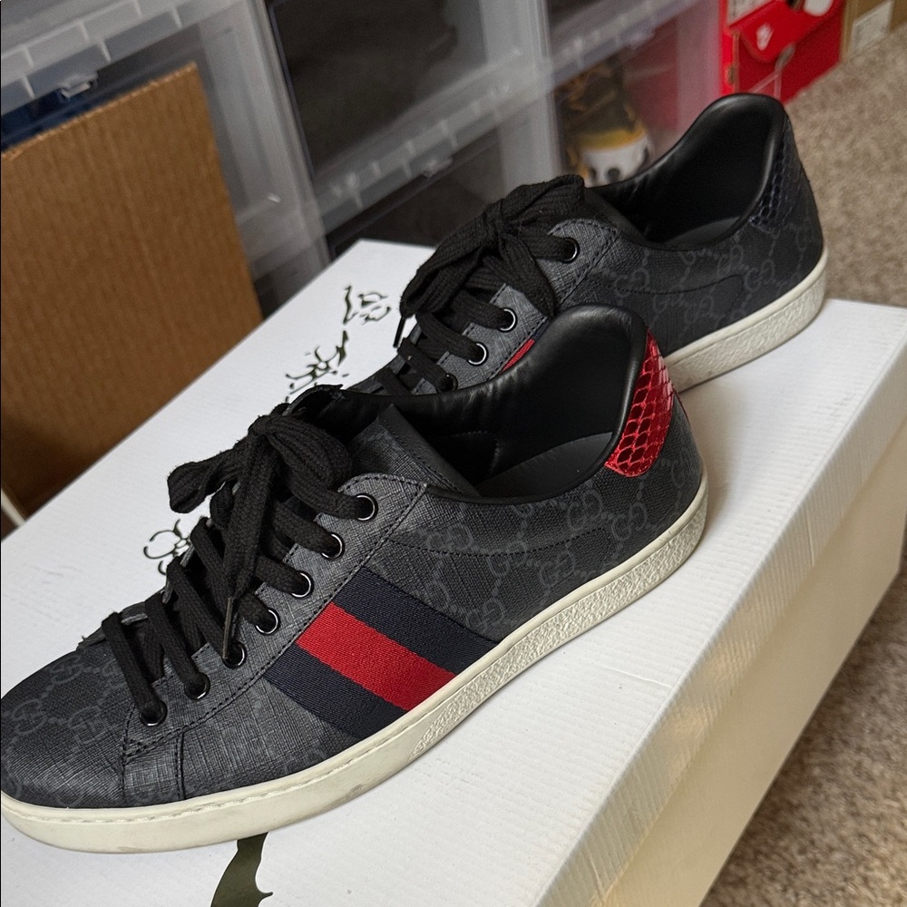 Gucci Men's Dark Gray and Red Stripe Sneakers